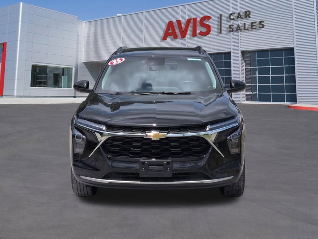 Used 2025 Chevrolet Trax LT w/ LT Convenience Package FWD image 2