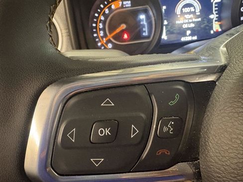 Used 2025 Jeep Wrangler Unlimited Sahara AWD/4WD image 26