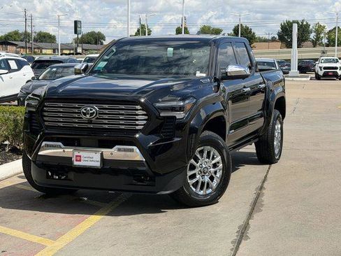 Certified 2025 Toyota Tacoma Limited AWD/4WD image 2