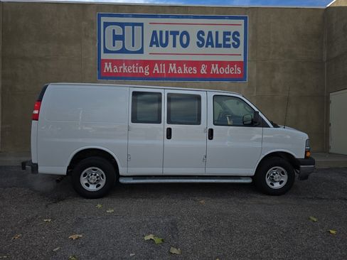 Used 2024 Chevrolet Express 2500 w/ Driver Convenience Package image 7