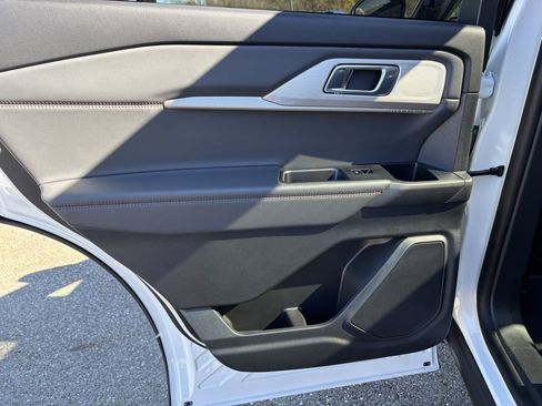 New 2026 Ford Explorer Active w/ Active Comfort Package image 22