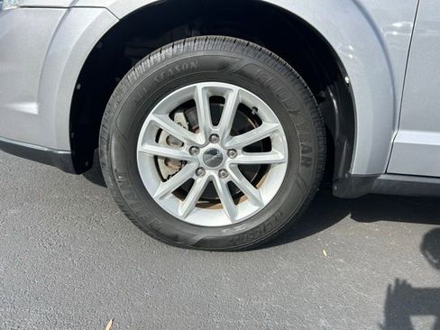 Used 2015 Dodge Journey SXT w/ Flexible Seating Group image 9