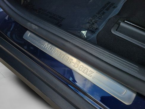 Used 2023 Mercedes-Benz GLC 300 image 32