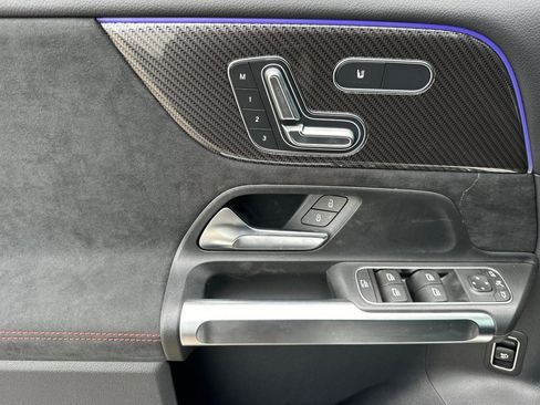 New 2025 Mercedes-Benz GLB 35 AMG 4MATIC image 13
