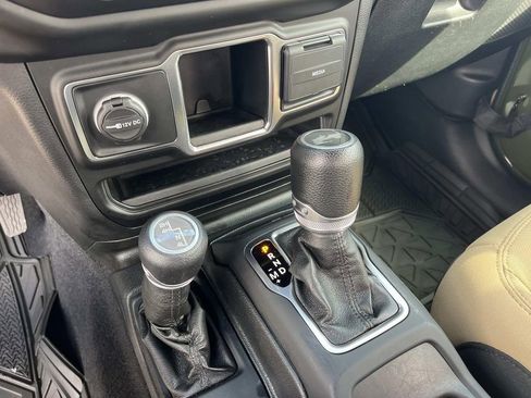 Used 2021 Jeep Wrangler Sport image 26