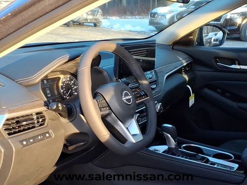 New 2025 Nissan Altima 2.5 SL FWD image 8