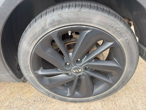Used 2018 Kia Niro EX w/ EX Touring Graphite Edition FWD image 9