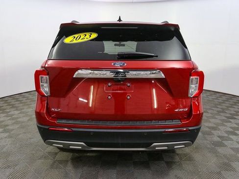 Used 2023 Ford Explorer XLT w/ Equipment Group 202A image 8