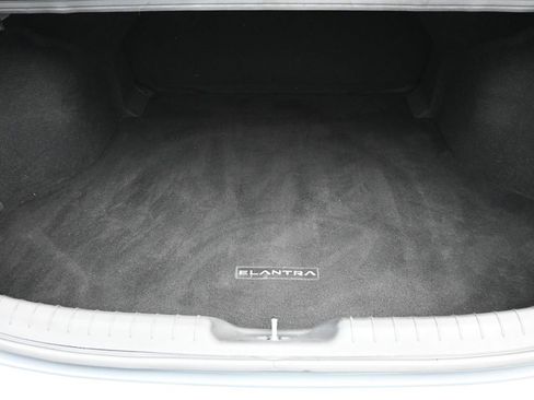 Used 2023 Hyundai Elantra SEL w/ Convenience Package image 14