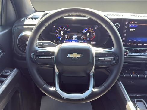 Used 2024 Chevrolet Colorado LT w/ LT Convenience Package III image 11