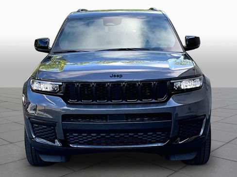 Used 2025 Jeep Grand Cherokee L Altitude RWD image 4
