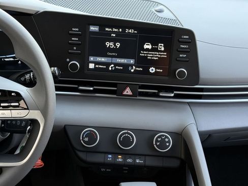 New 2026 Hyundai Elantra SE image 21