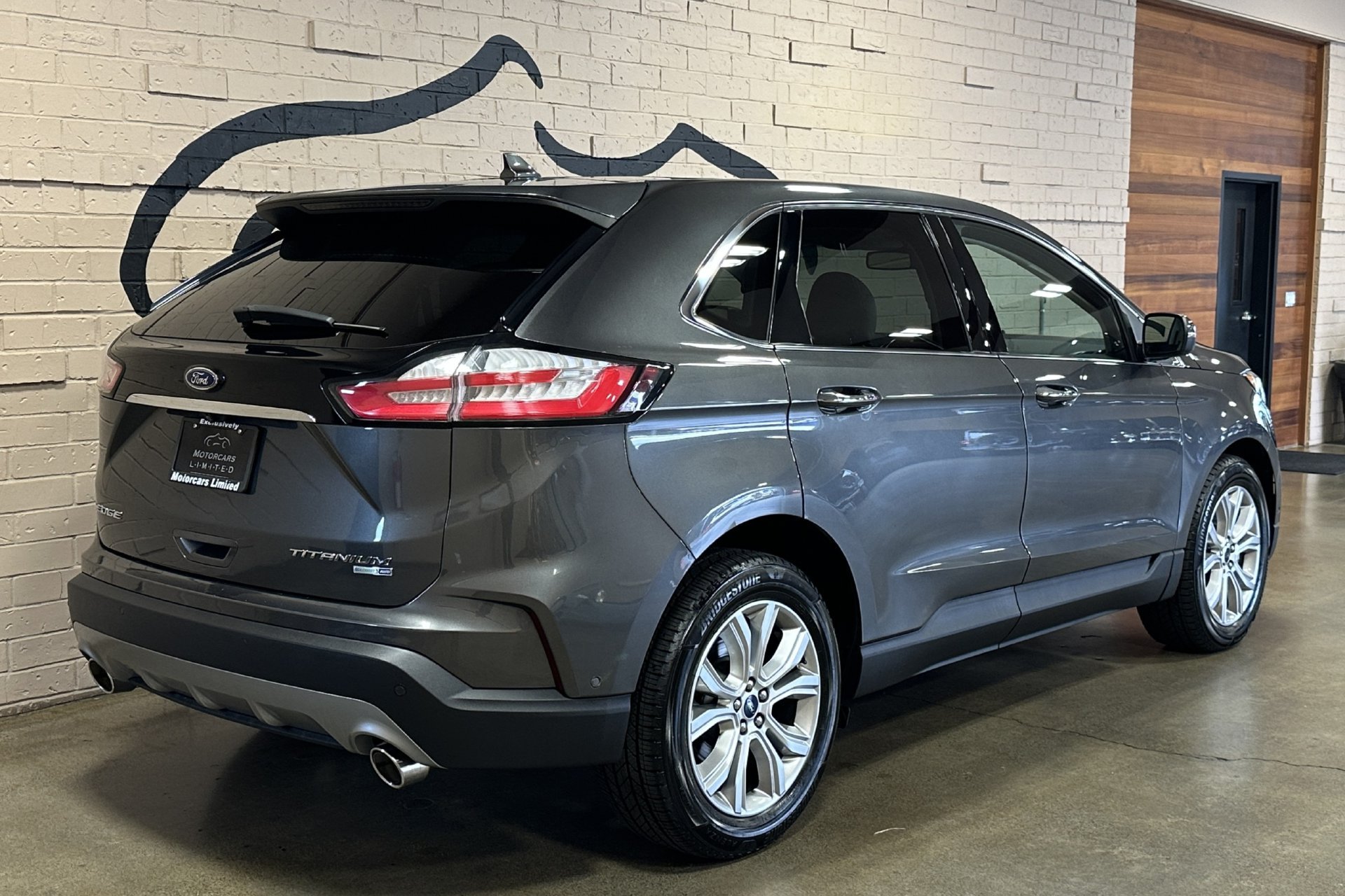 Used 2019 Ford Edge Titanium w/ Equipment Group 301A AWD/4WD image 3
