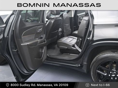 Used 2021 Chevrolet Traverse Premier w/ Redline Edition image 12