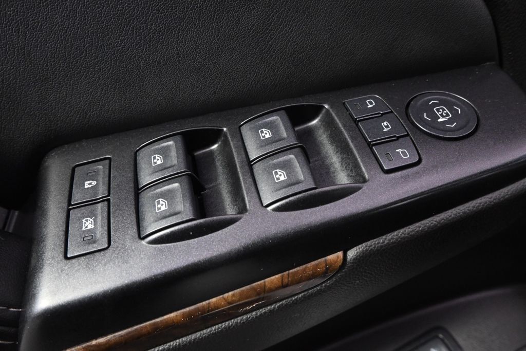 Used 2017 Chevrolet Tahoe LT AWD/4WD image 2