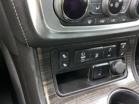 Used 2017 GMC Acadia Limited SLT image 5