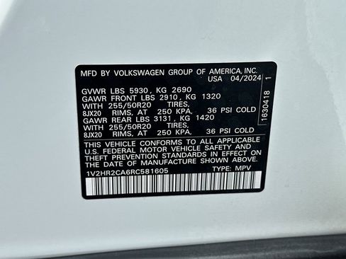 Used 2024 Volkswagen Atlas SE AWD/4WD image 31