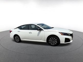 Used 2025 Nissan Altima 2.5 SV FWD video 2