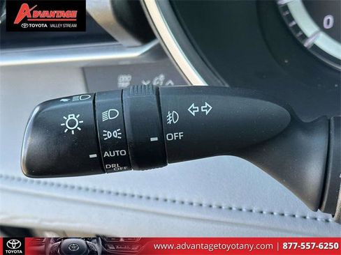 Certified 2022 Toyota Highlander XLE image 25