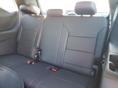 New 2026 Chevrolet Traverse RS w/ LPO, Floor Liner Package image 17