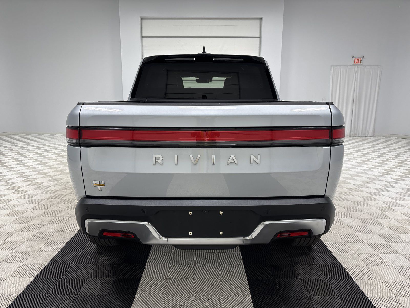 Used 2022 Rivian R1T Launch Edition AWD/4WD image 4