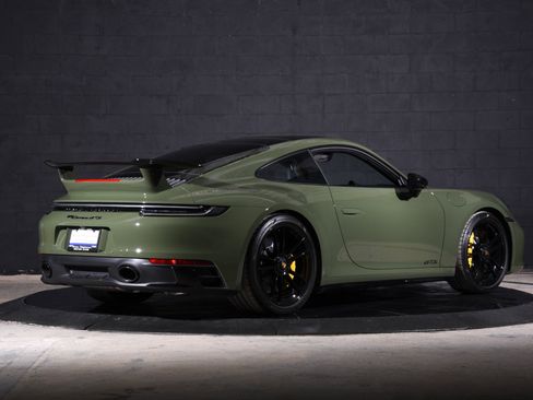 Used 2024 Porsche 911 Carrera GTS RWD image 3