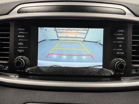 Used 2020 Kia Sorento FWD V6 image 27