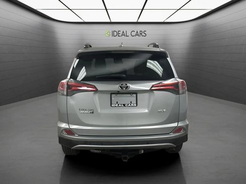 Used 2018 Toyota RAV4 XLE FWD image 6