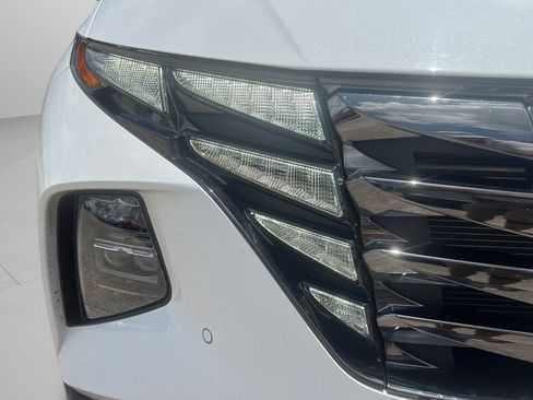 Certified 2023 Hyundai Tucson Limited FWD image 9