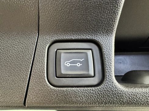 Used 2023 GMC Acadia SLE w/ Driver Convenience Package AWD/4WD image 28