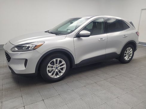 Used 2020 Ford Escape SE FWD image 2