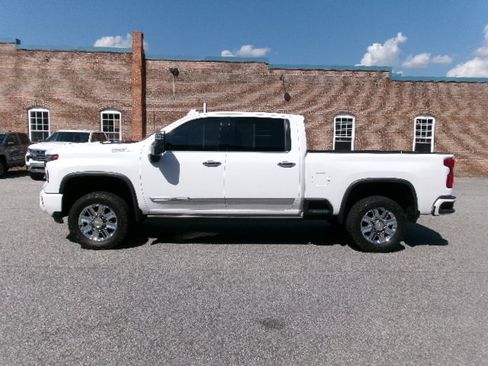Used 2024 Chevrolet Silverado 2500 High Country w/ High Country Premium Package AWD/4WD image 7