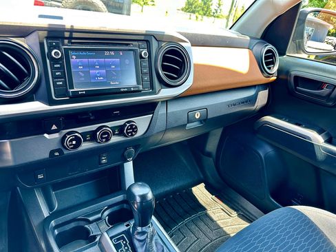 Used 2017 Toyota Tacoma SR5 image 6