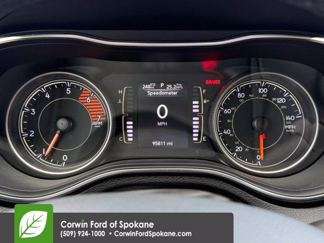 Used 2019 Jeep Cherokee Latitude Plus w/ Comfort/Convenience Group AWD/4WD image 25