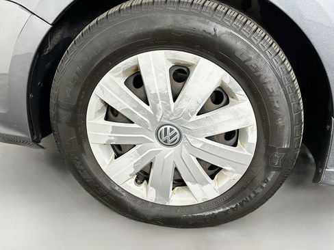 Used 2015 Volkswagen Jetta S image 28