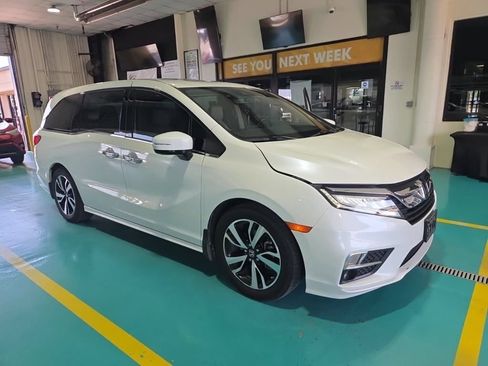 Used 2018 Honda Odyssey Elite image 3