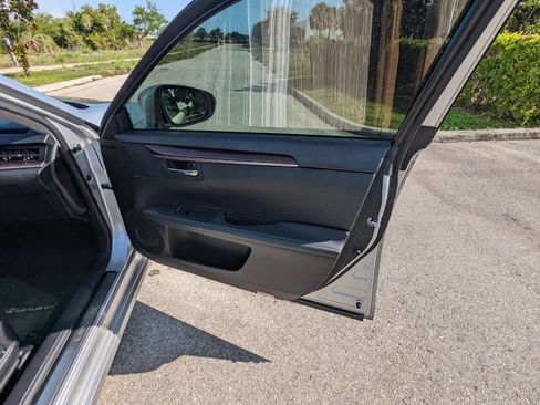 Used 2014 Lexus ES 350 w/ Luxury Package image 12