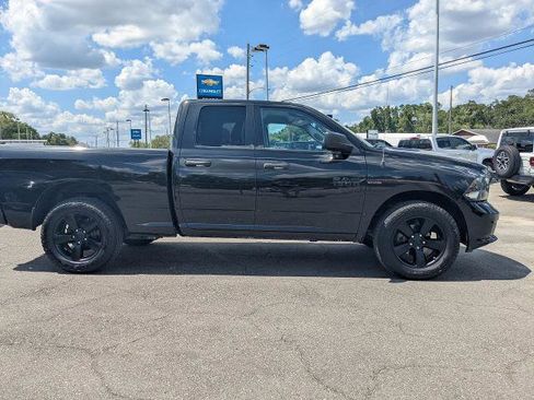 Used 2017 RAM 1500 Express w/ Express Value Package AWD/4WD image 3