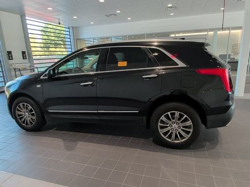 Used 2018 Cadillac XT5 Luxury w/ Driver Awareness Package AWD/4WD image 6