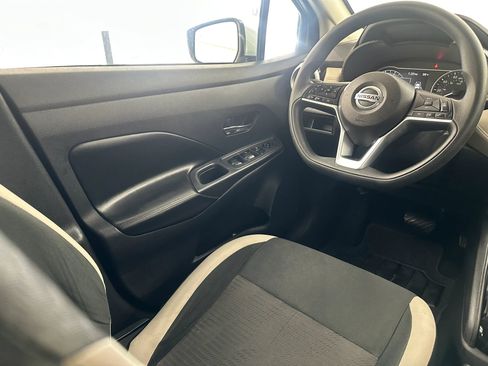 Used 2020 Nissan Versa SV image 15