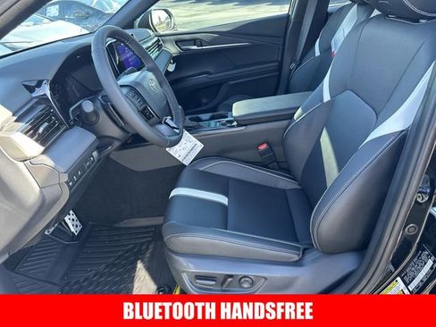 New 2026 Toyota Camry SE image 3