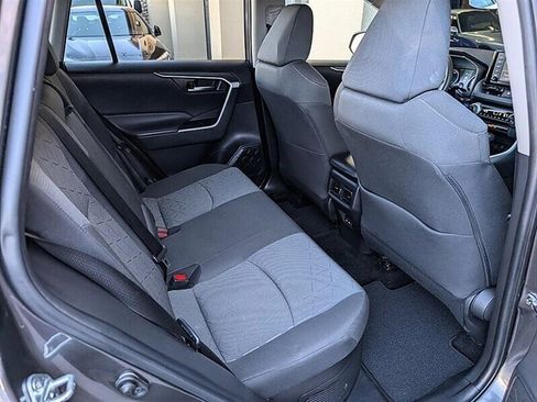 Used 2022 Toyota RAV4 XLE w/ Convenience Package image 29