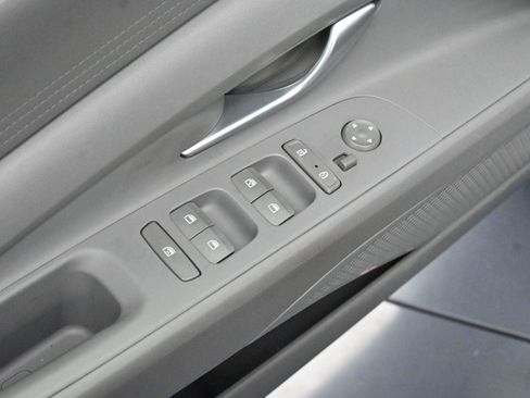 Used 2023 Hyundai Elantra SEL image 10