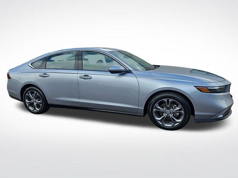 Used 2023 Honda Accord EX image 6