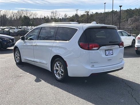 Used 2020 Chrysler Pacifica Limited image 5