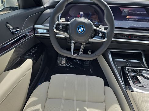 New 2026 BMW 750e xDrive image 13
