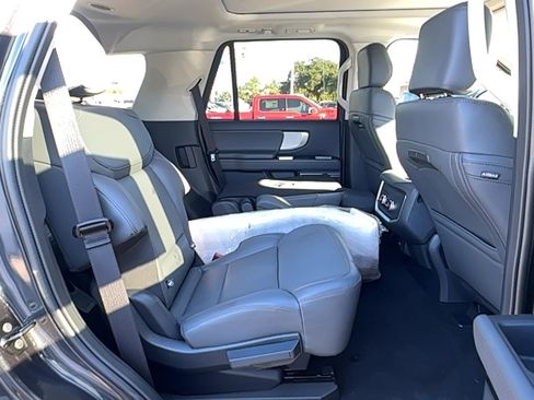 New 2025 Ford Expedition Active image 13