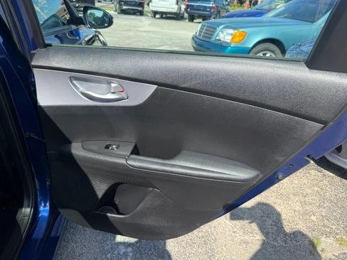 Used 2023 Kia Forte LXS w/ LXS Technology Package FWD image 18
