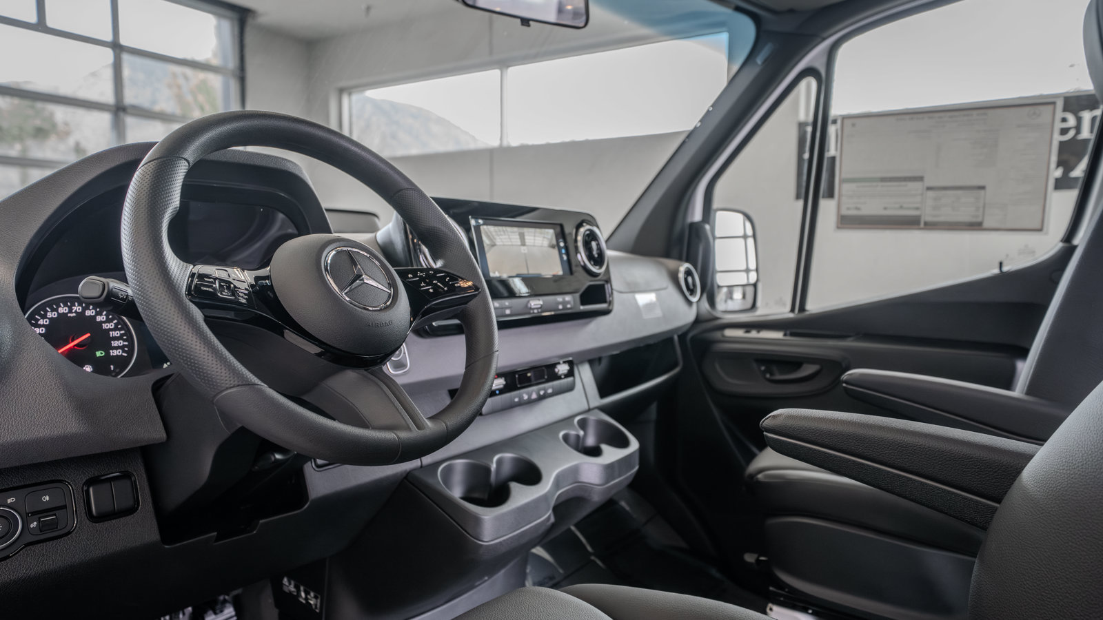 Used 2025 Mercedes-Benz Sprinter 2500 image 7