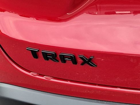 New 2026 Chevrolet Trax LT w/ Sunroof Package FWD image 11